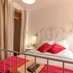 Rent a room of 80 m² in lisbon