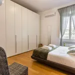 Rent 2 bedroom apartment of 100 m² in florence