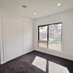 Rent 4 bedroom apartment in Chadstone