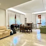 Rent 4 bedroom apartment of 120 m² in Roma