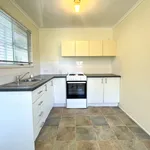 Rent 3 bedroom house of 4050 m² in Caboolture South