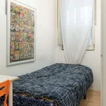 Rent a room of 110 m² in Madrid