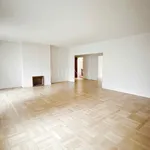 Rent 4 bedroom apartment of 149 m² in Paris 