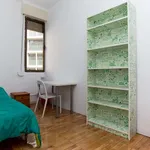 Rent a room of 220 m² in madrid