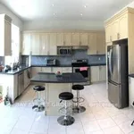 Rent 4 bedroom house of 745 m² in Richmond Hill (Rouge Woods)