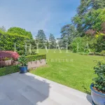 superb furnished garden flat with terrace in a beautiful environment near the lake