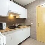 Rent a room of 83 m² in madrid