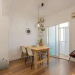 Rent a room of 75 m² in valencia