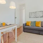 Rent 3 bedroom apartment of 65 m² in Lisbon