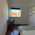 Rent 4 bedroom apartment in Lisbon