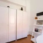 Rent a room of 180 m² in valencia