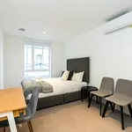 Rent 5 bedroom flat of 92 m² in London