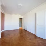 Rent 8 bedroom apartment of 196 m² in Paris