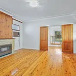 Rent 3 bedroom house in Guildford