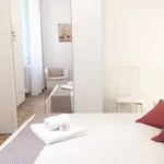 Rent 3 bedroom apartment of 120 m² in florence