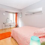 Rent 4 bedroom apartment in Valencia