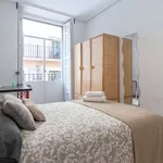 Rent a room of 100 m² in madrid