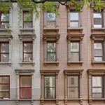 Rent 6 bedroom house of 615 m² in New York City