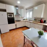 Rent 7 bedroom apartment of 1000 m² in Torrent