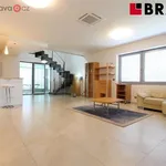 Pronajměte si 3 ložnic/e byt o rozloze 195 m² v Brno