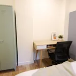 Rent 4 bedroom apartment in Barcelona