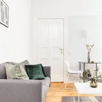 Rent 1 bedroom apartment of 28 m² in Berlin