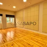 Rent 1 bedroom house of 400 m² in Porto