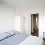 Rent a room in paris