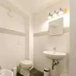 Rent 3 bedroom apartment in genoa