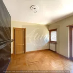 Rent 5 bedroom apartment of 160 m² in Rome