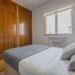 Rent a room of 180 m² in madrid