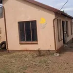 Rent 3 bedroom house of 100 m² in Pretoria