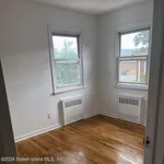 Rent 3 bedroom apartment of 92 m² in Staten Island