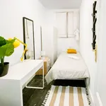 Rent 7 bedroom apartment in Valencia