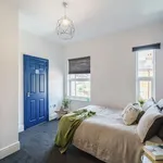 Rent 6 bedroom house in West Midlands