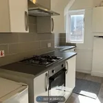 Flat to rent in Crescent Road, Luton LU2