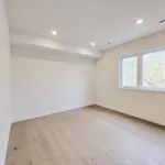 5 bedroom house of 699 sq. ft in Toronto