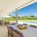 Rent 6 bedroom house of 400 m² in Marbella