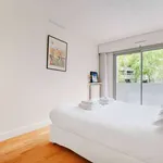 Rent 5 bedroom apartment of 91 m² in paris