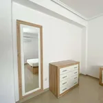 Rent a room of 98 m² in valencia