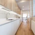 Rent 5 bedroom apartment of 100 m² in Madrid