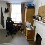 Rent 4 bedroom apartment in South East England