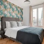 Rent 2 bedroom apartment of 613 m² in Paris