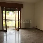 Affitto 2 camera appartamento di 85 m² in Abbadia Lariana