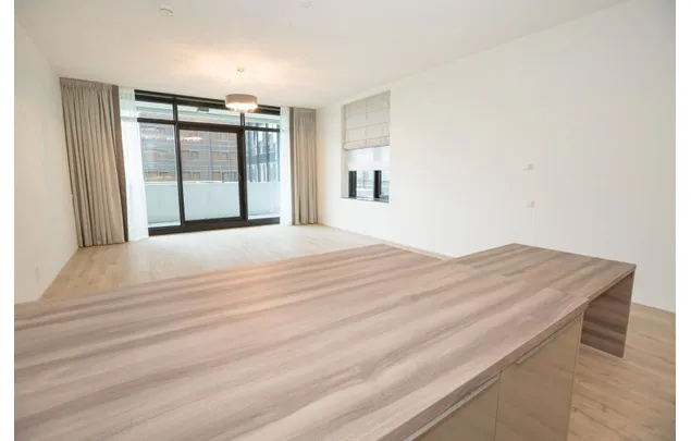 Huur 3 slaapkamer appartement van 109 m² in Rivierenbuurt-Noord