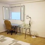 Rent 4 bedroom apartment in Valencia