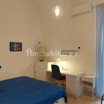 Affitto 2 camera appartamento di 63 m² in Naples