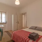 Rent a room of 80 m² in lisbon