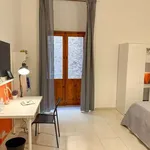 Rent a room in naples