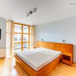 Pronajměte si 3 ložnic/e byt o rozloze 85 m² v Prague